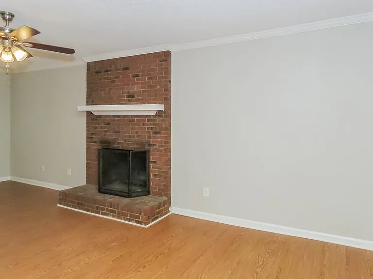 2416 Haybrook Ln — Photo 7