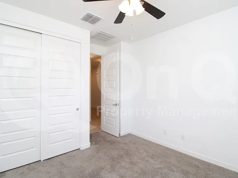 1130 E Armstrong Way — Photo 17