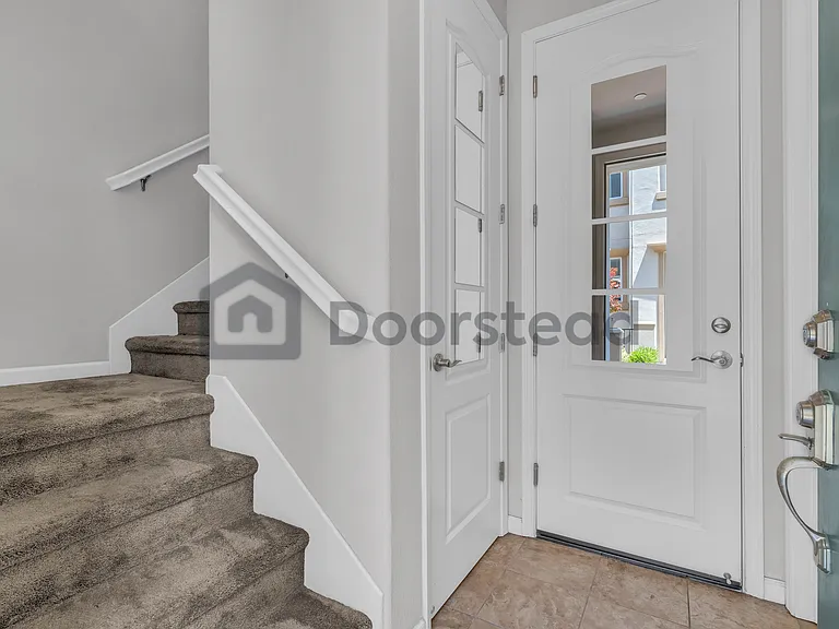 612 Barcelona Loop — Photo 4