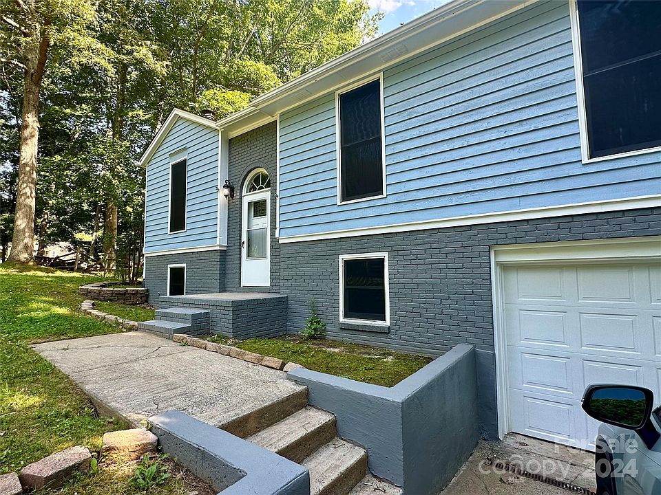 1st image of 141 Lauren Ct