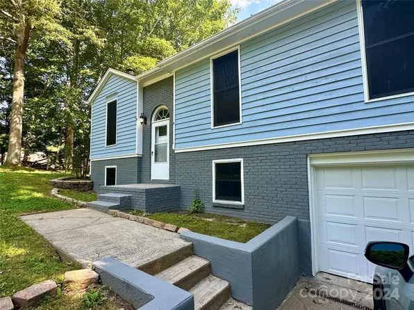 141 Lauren Ct, Gastonia, NC 28056