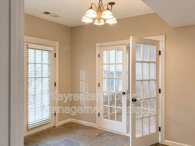 109 Olde Marietta Ct NW — Photo 6