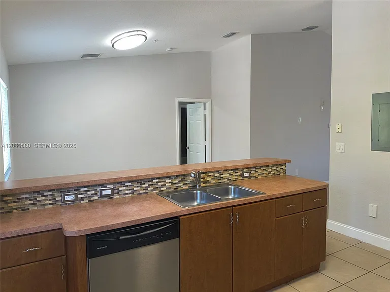 22641 SW 88th Pl #304 — Photo 2