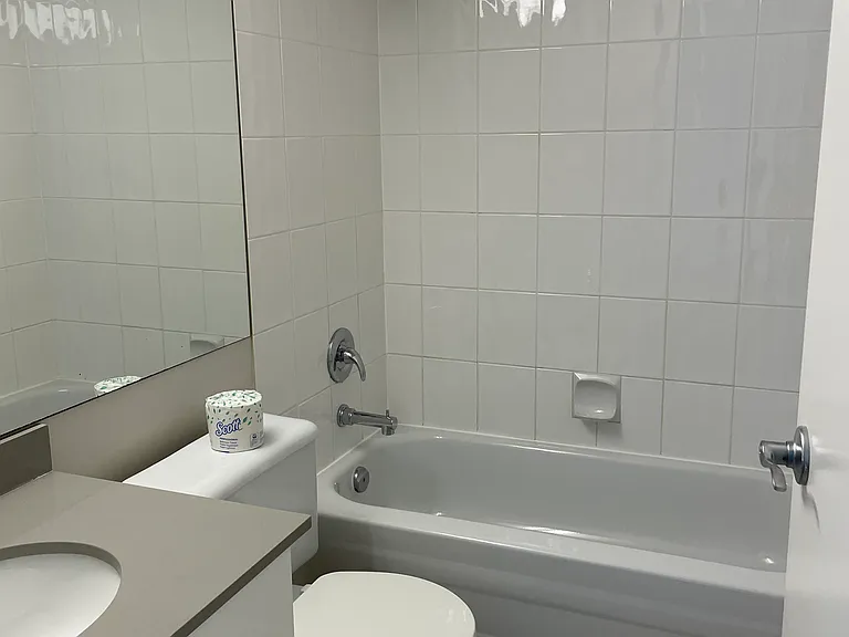 3528 Vanness Ave — Photo 19