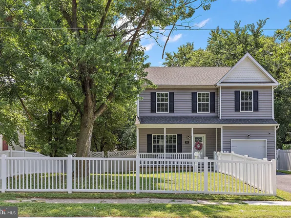 11 Midfield Rd, New Castle, DE 19720