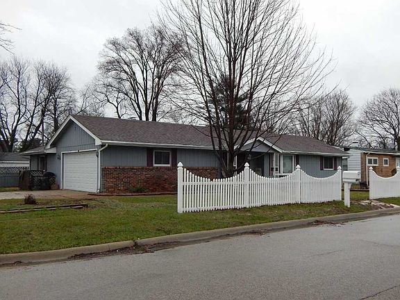 2nd image of 404 E Wilson Ave