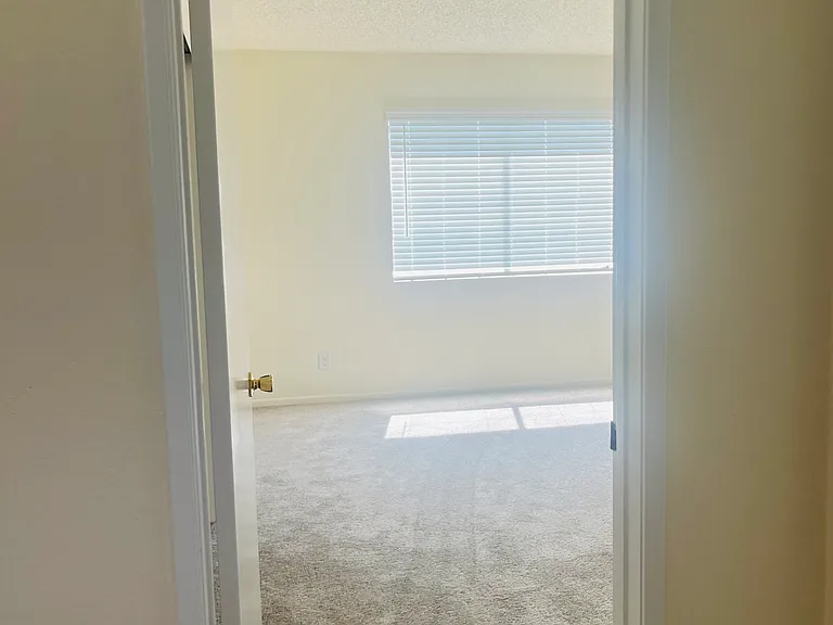 Cordary Apartments — Photo 12
