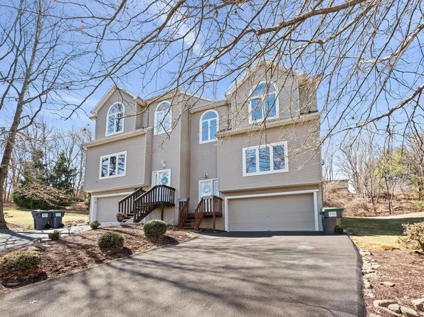 6 Horizon Court, Highland Mills, NY 10930