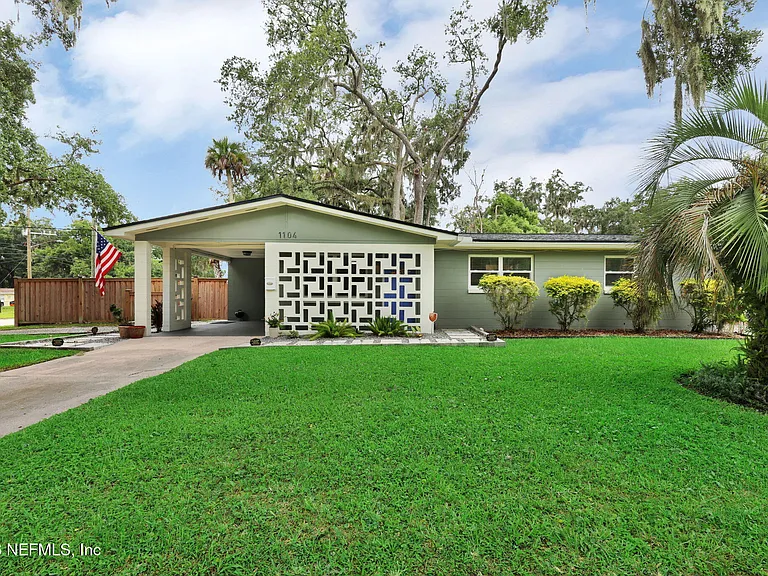 1104 Boca Grande Ave — Photo 1