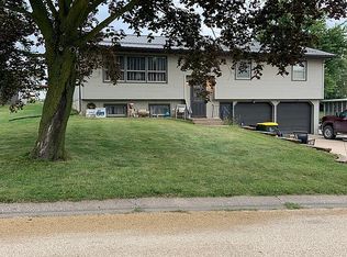 109 12th Ave NW, Waukon, IA 52172