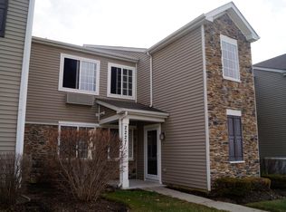 2227 Silverstone Dr, Carpentersville, IL 60110