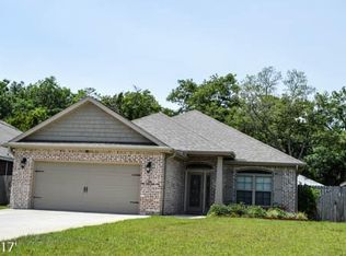 5 3rd St, Shalimar, FL 32579