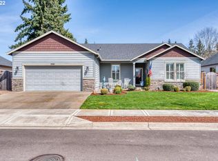 2241 Thomas Way, Hubbard, OR 97032