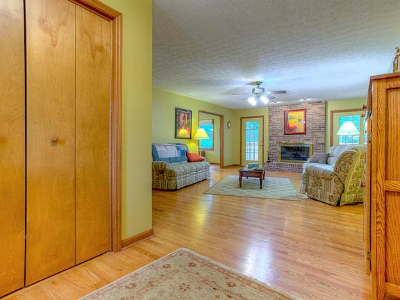3rd image of 3533 Greywolfe Dr