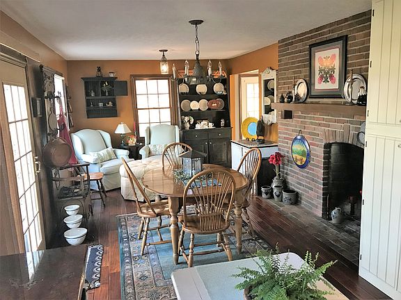 5th image of 127 Woodland Way