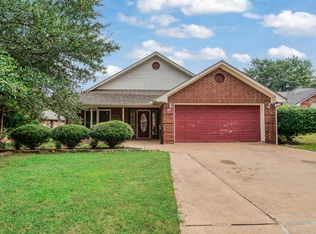2705 Briarwood Dr, Paris, TX 75460