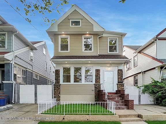 2nd image of 204 Park Ave
