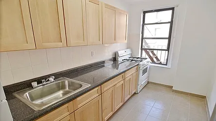 Rented by Park Property Advisors