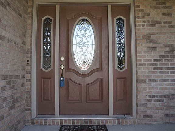 3rd image of 114 Thoroughbred Dr
