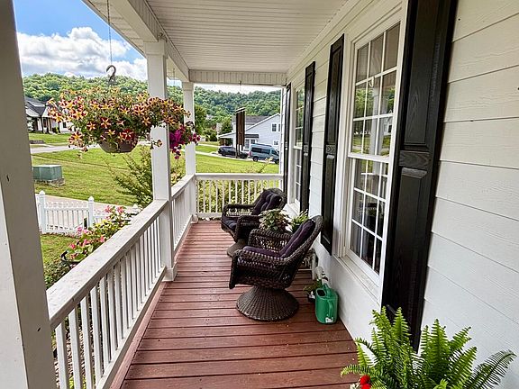 5th image of 126 Larkspur Dr