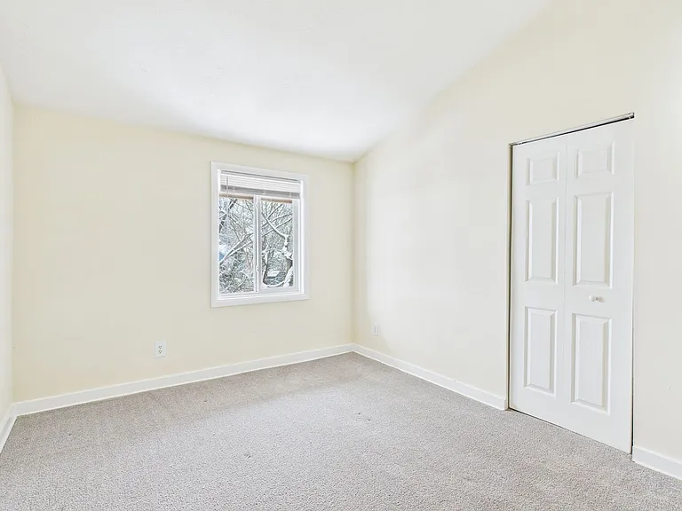 Forest Square Apartments — Photo 39