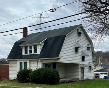 29 E Wood St, Lowellville, OH, 44436