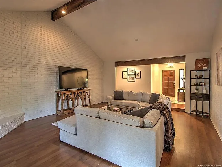 8917 S 70th East Ave — Photo 8