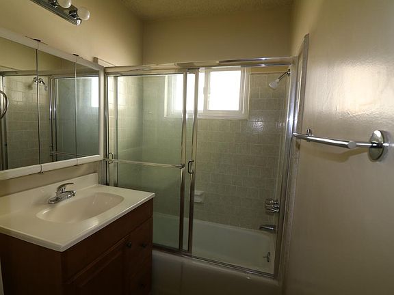 2nd image of 522 N Kenwood St APT 5