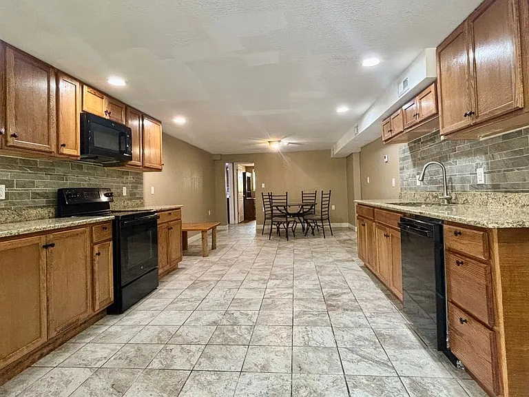 626 W Main St #2 — Photo 9