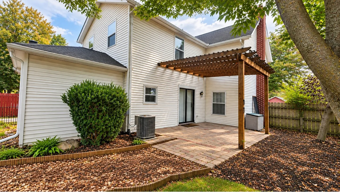 4 bed, 1.5 bath, 3600 sqft, $2,350 — Photo 2