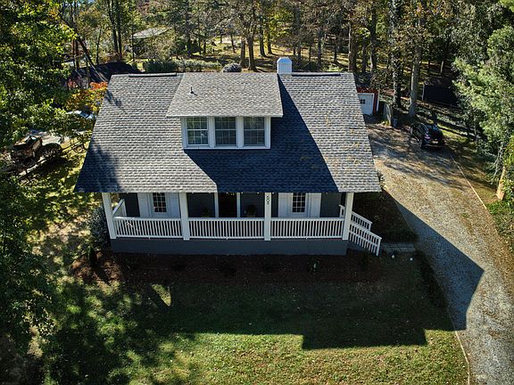 3rd image of 608 Canal Dr