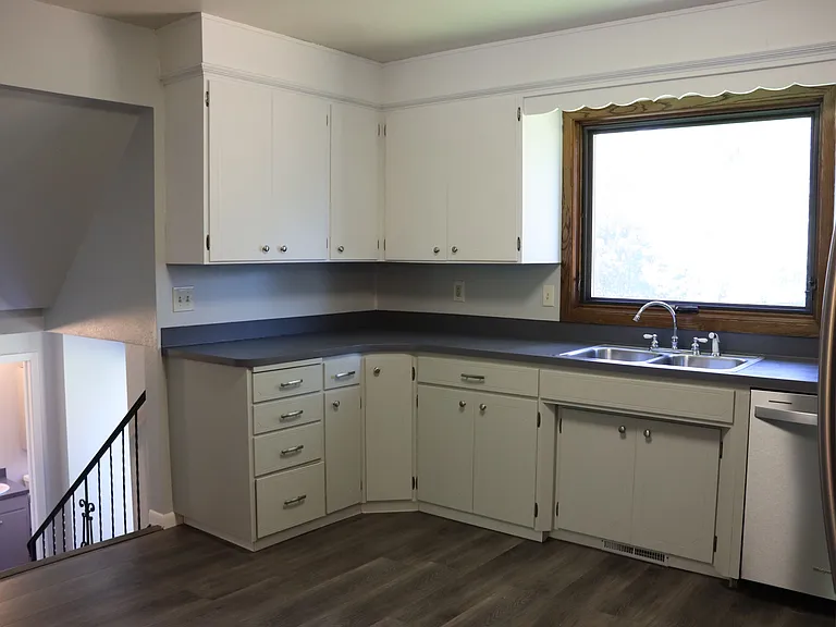 702 E Turnpike Ave — Photo 5