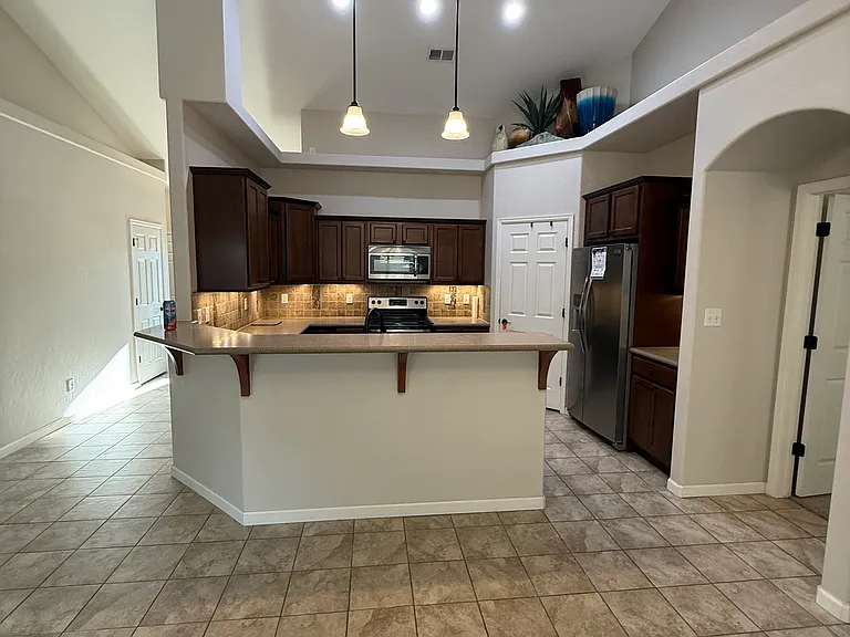 Silverado Dr — Photo 6