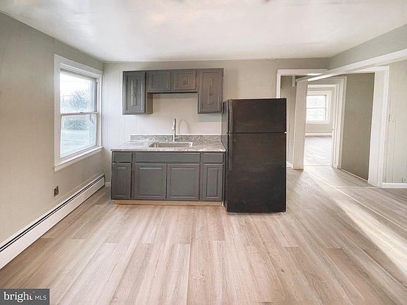 4th image of 7213 N Point Rd