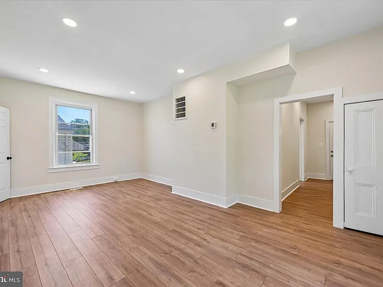 4012 Will St — Photo 12