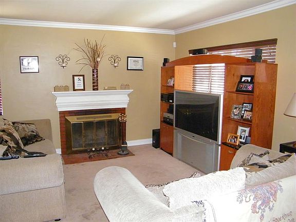5th image of 13825 Arlee Ave