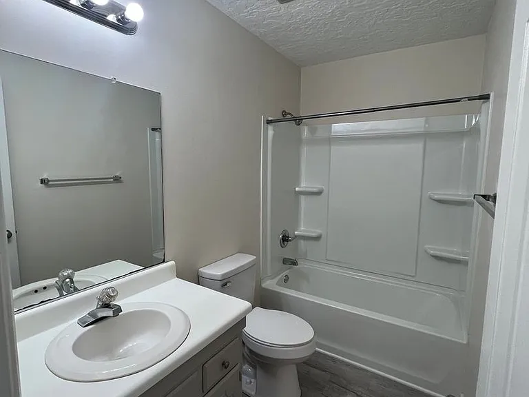301 E Lake Dr #3 — Photo 6