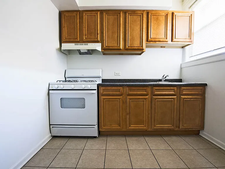 8056 S Drexel — Photo 16