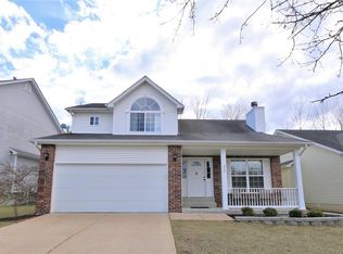 422 Winter Bluff Dr, Fenton, MO