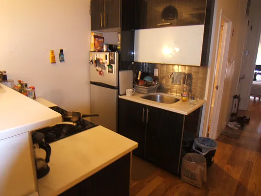 Rented by Joel Weisz, LREB | media 17