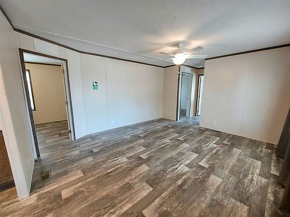 4th image of 303 De Ville Dr