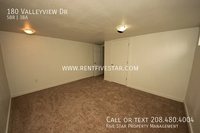 180 Valleyview Dr — Photo 12