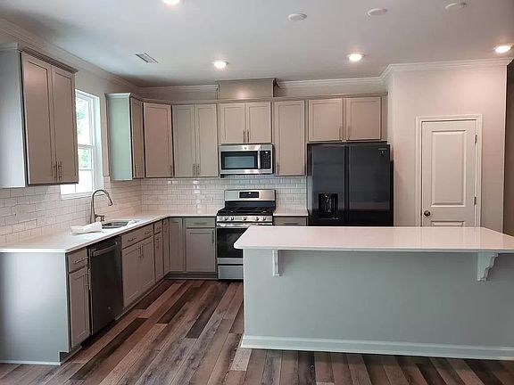 2nd image of 209 Gremar Dr