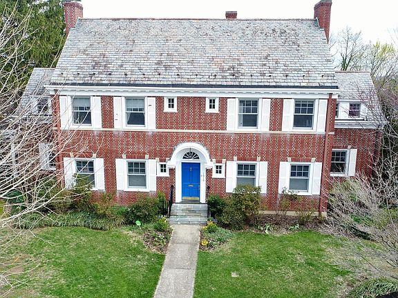 2nd image of 1010 Oak Hill Ave