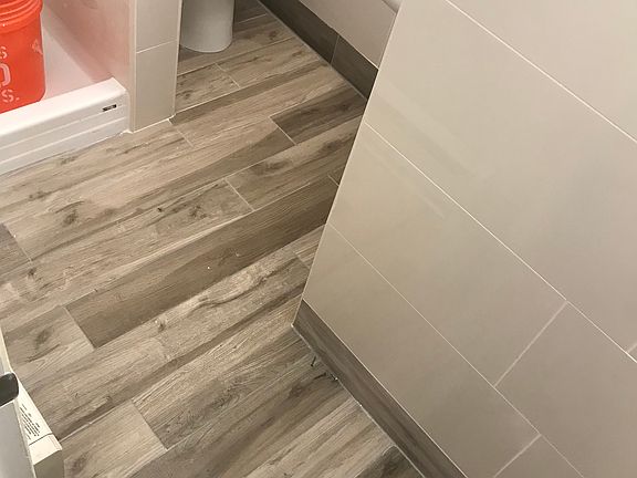 3rd image of 412 S Franklin St #4