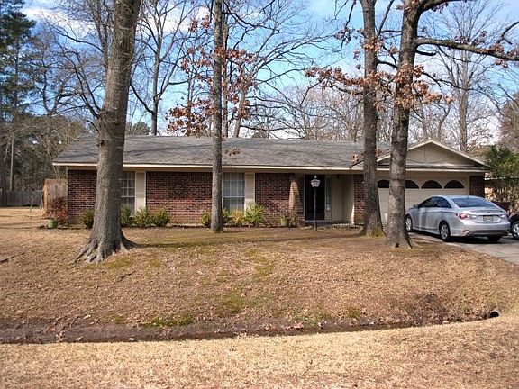2nd image of 203 Sherwood Ln