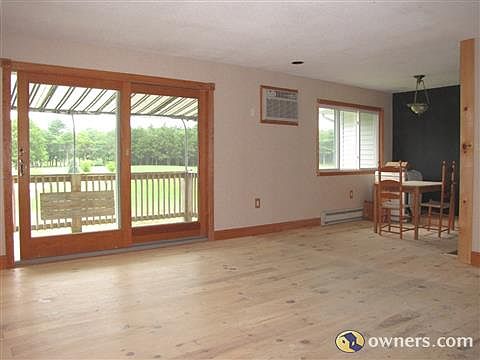 www.CondominiumsForSaleInMassachusetts.com for photos