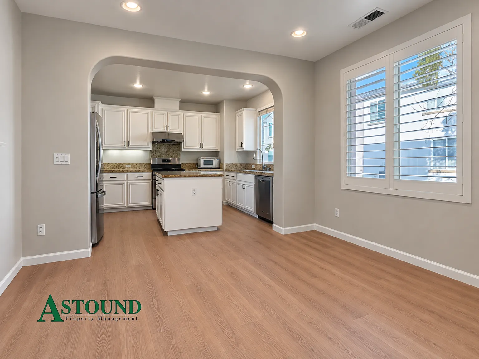 1041 Cedarwood Loop — Photo 4