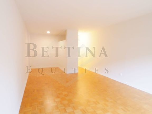 4th image of 171 E 89th St APT 4D