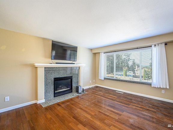 4th image of 9610 S 242nd Ct